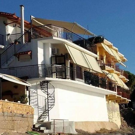 Ekie Apartment With Sea View Kalamata Esterno foto