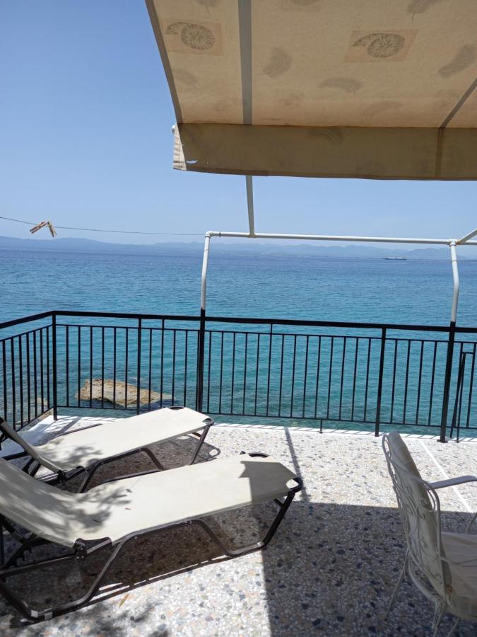 Ekie Apartment With Sea View Kalamata Esterno foto