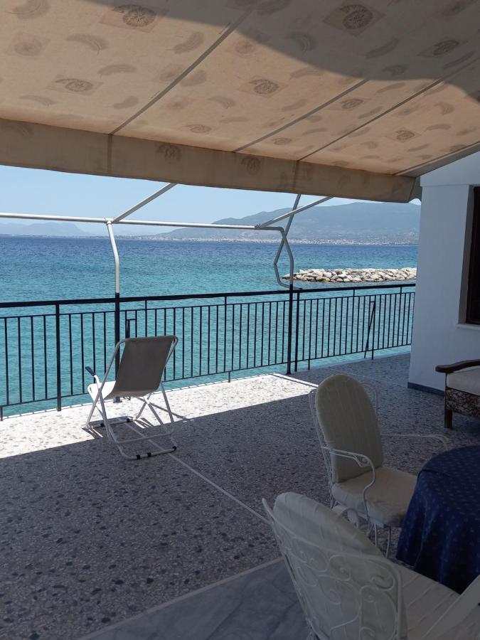 Ekie Apartment With Sea View Kalamata Esterno foto