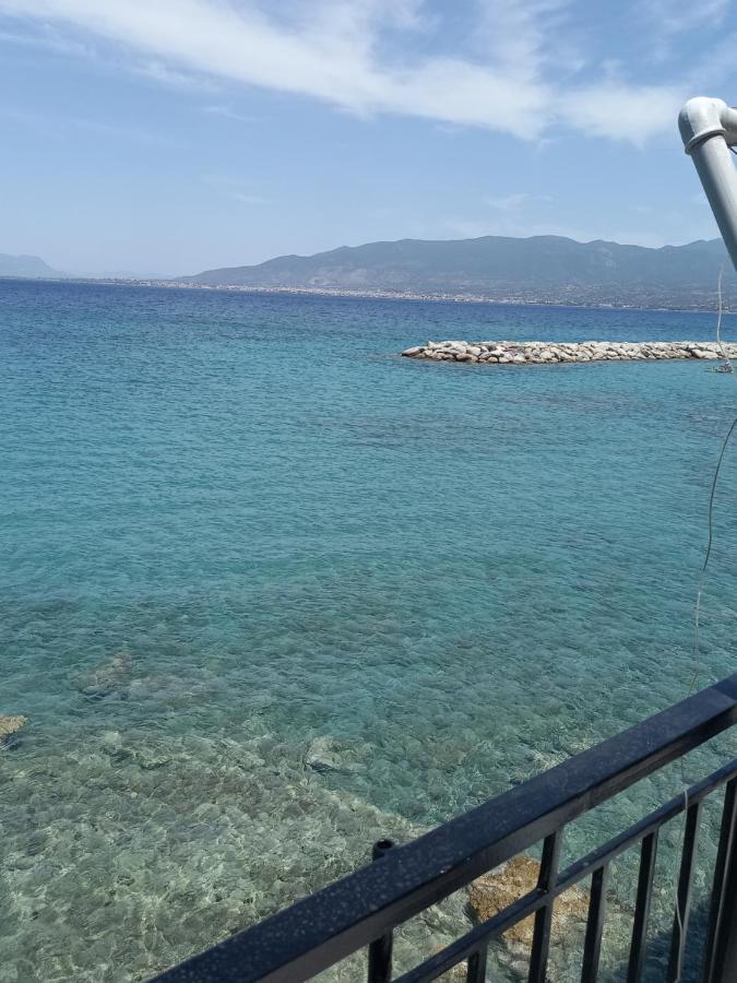 Ekie Apartment With Sea View Kalamata Esterno foto
