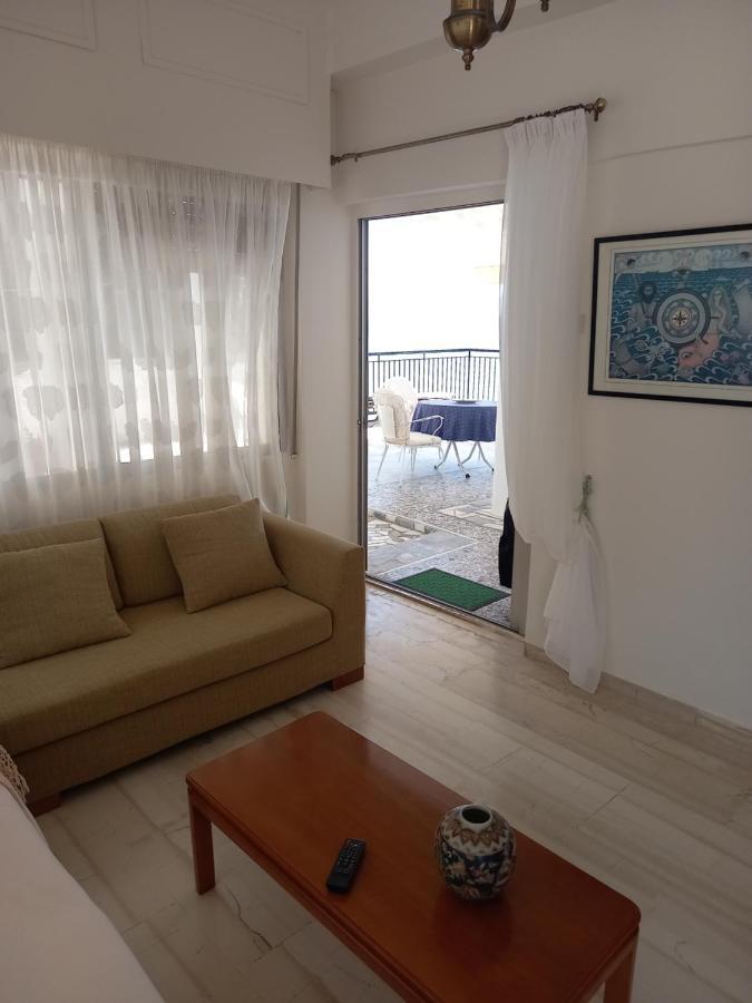 Ekie Apartment With Sea View Kalamata Esterno foto
