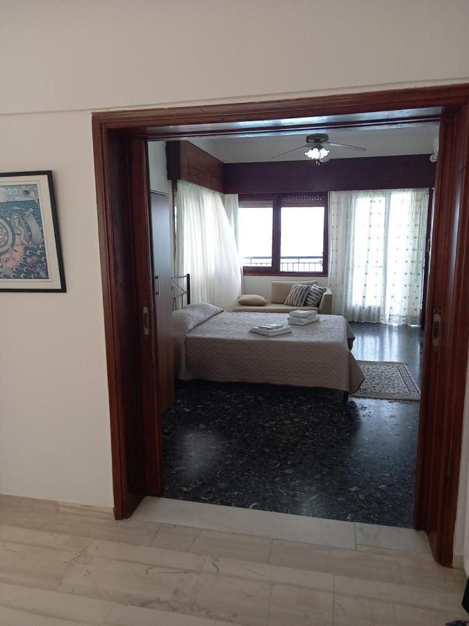 Ekie Apartment With Sea View Kalamata Esterno foto