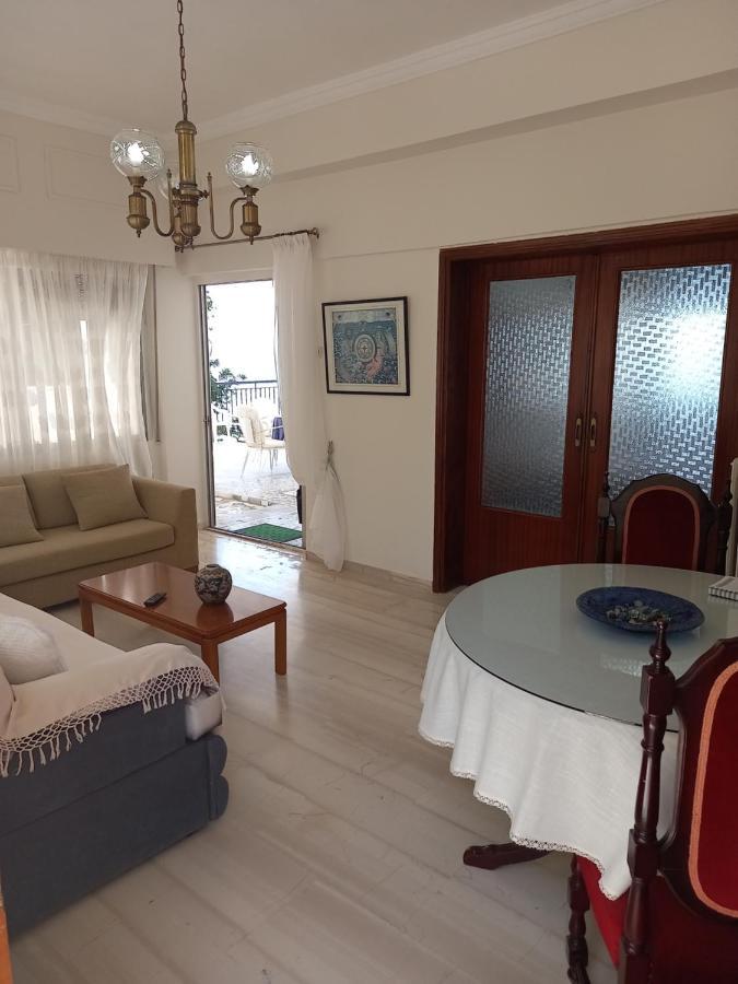 Ekie Apartment With Sea View Kalamata Esterno foto