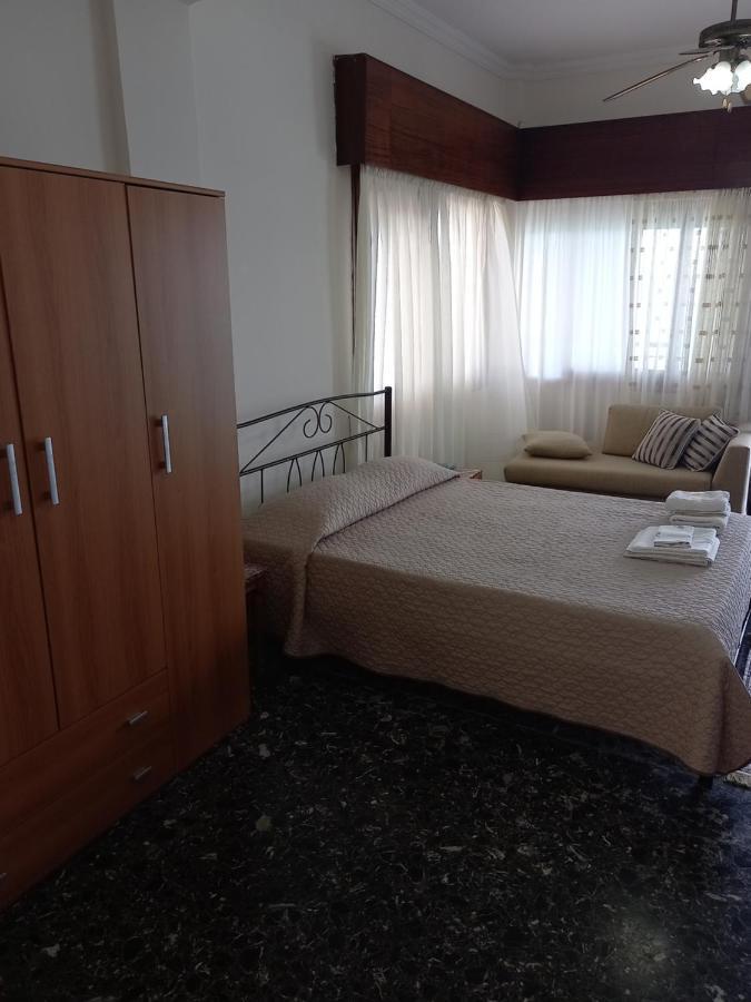 Ekie Apartment With Sea View Kalamata Esterno foto