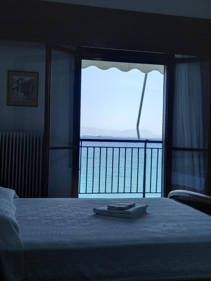 Ekie Apartment With Sea View Kalamata Esterno foto