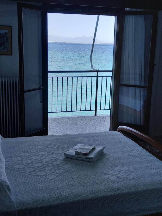 Ekie Apartment With Sea View Kalamata Esterno foto