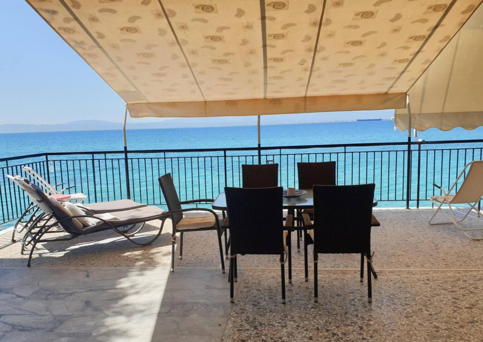 Ekie Apartment With Sea View Kalamata Esterno foto